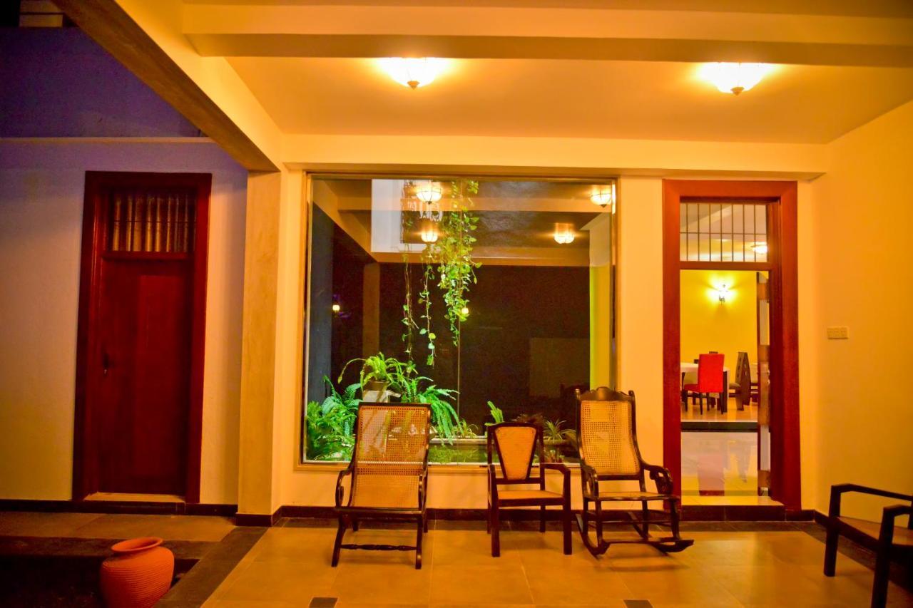 Siluni'S Villa Anuradhapura Exterior photo